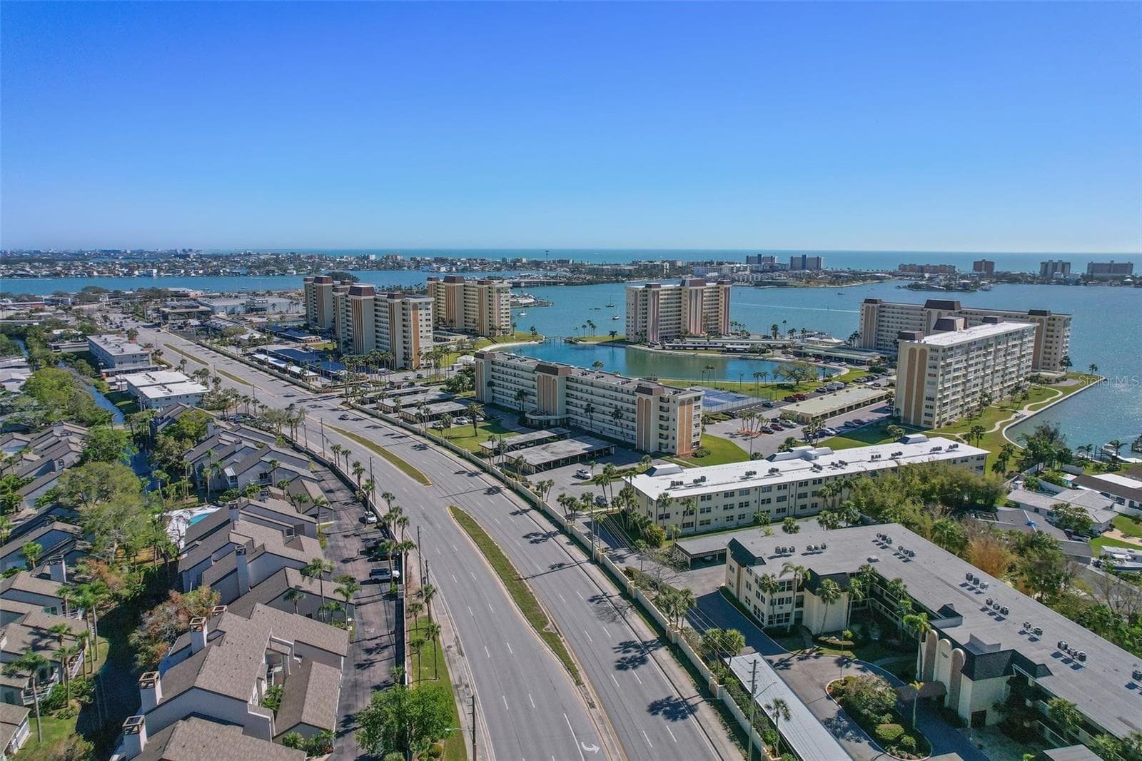 Condominium at 4550 COVE CIR #808, ST PETERSBURG, photo 40 of 47