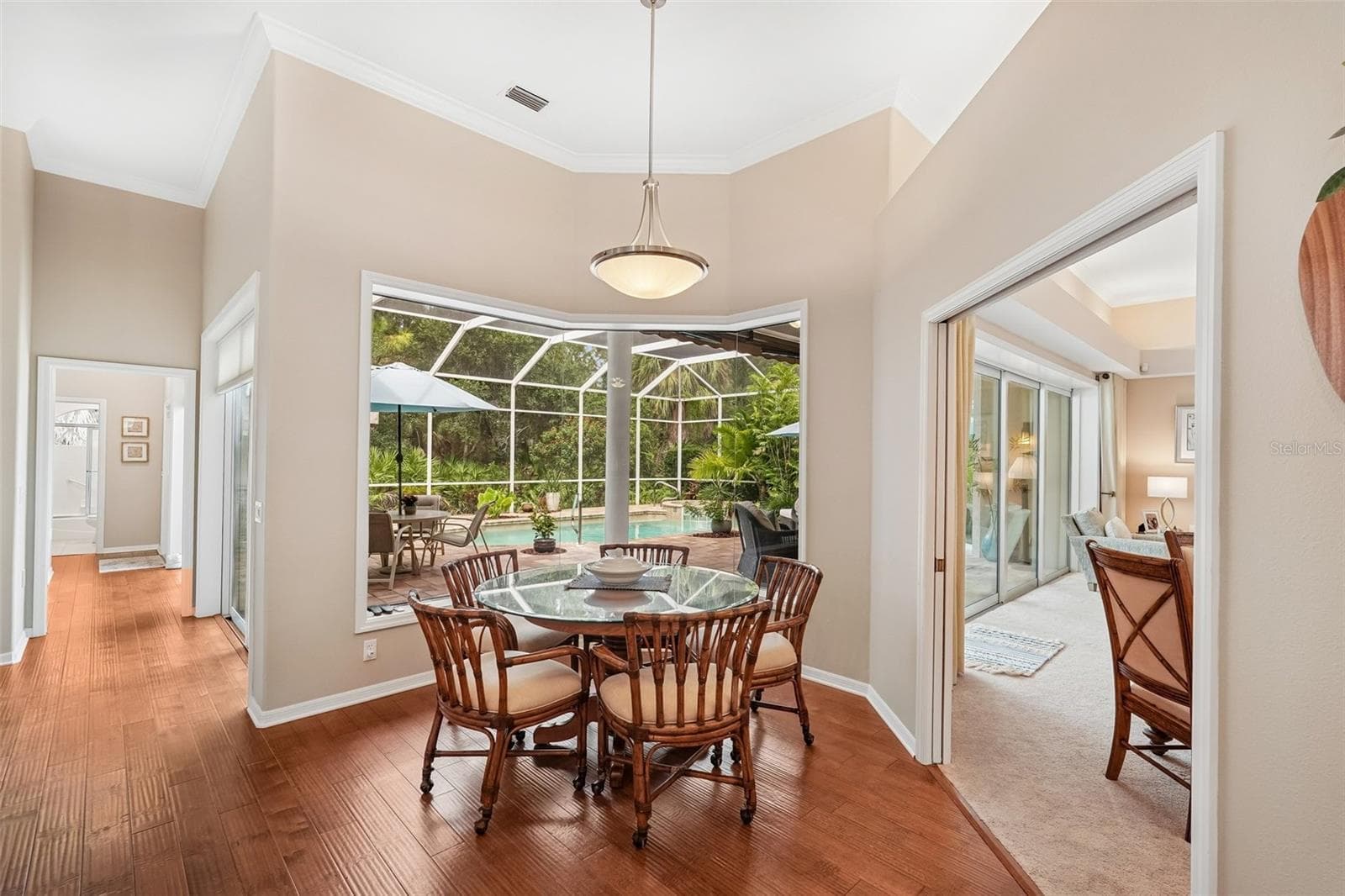 dinette with aquarium glass - 444 FIELDSTONE DR, VENICE