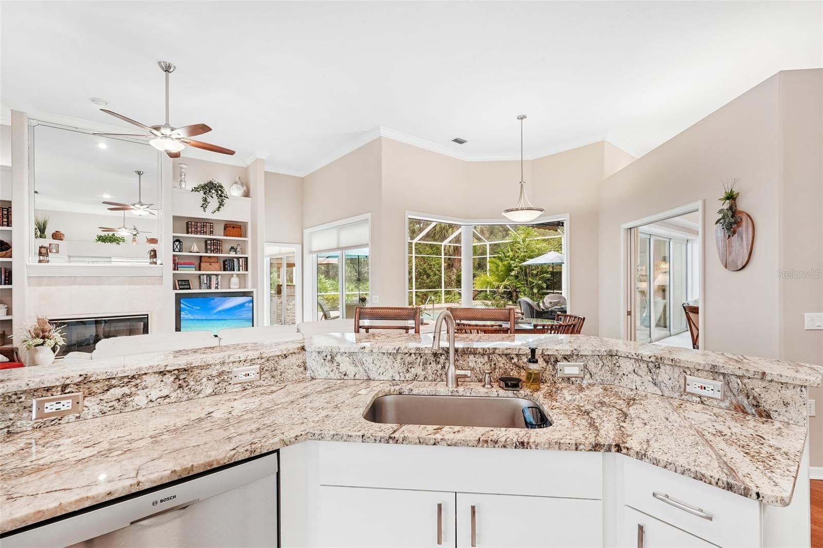 Single Family Residence at 444 FIELDSTONE DR, VENICE, photo 12 of 65
