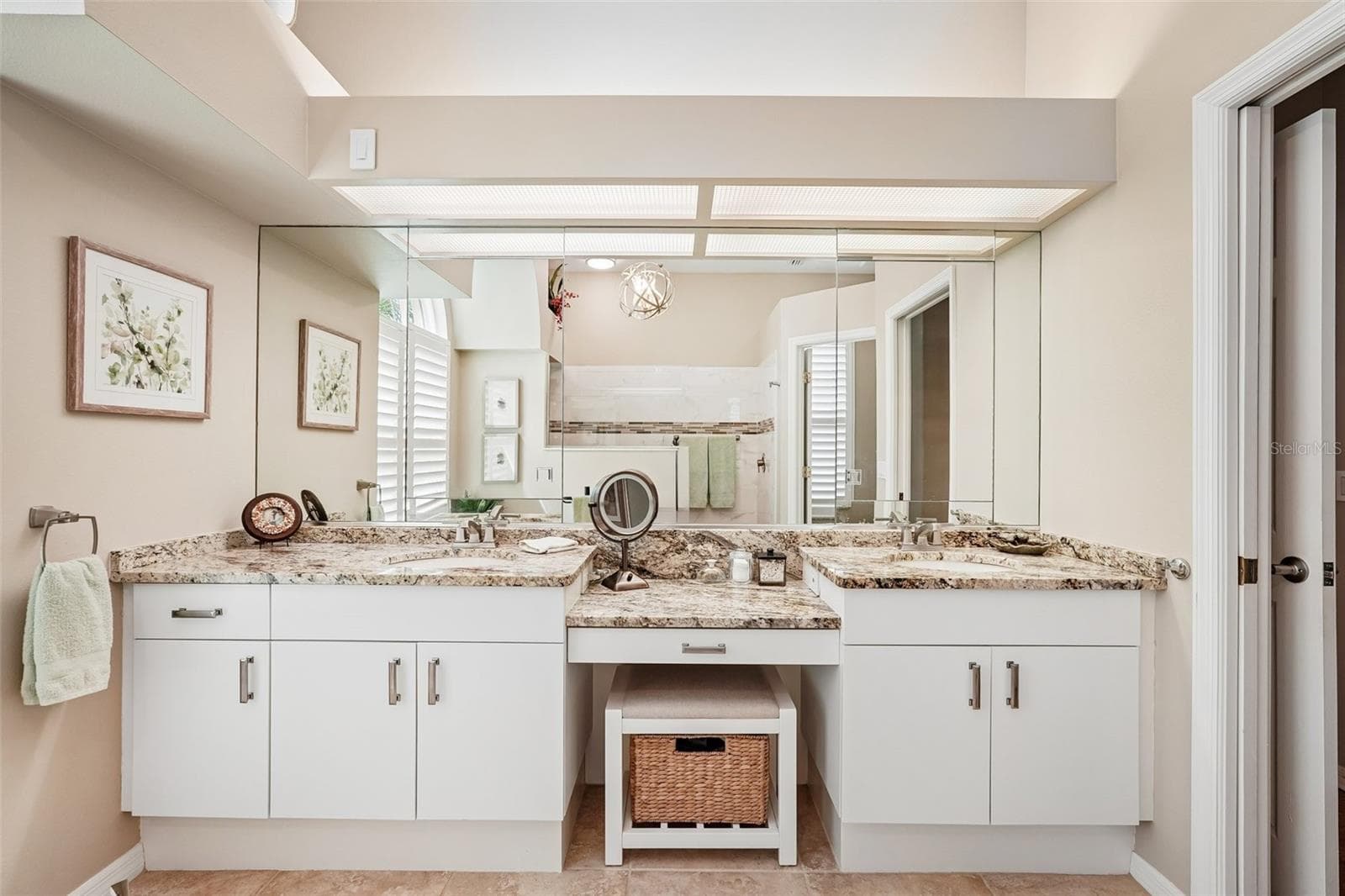 Primary bath double sinks & make up vanity - 444 FIELDSTONE DR, VENICE
