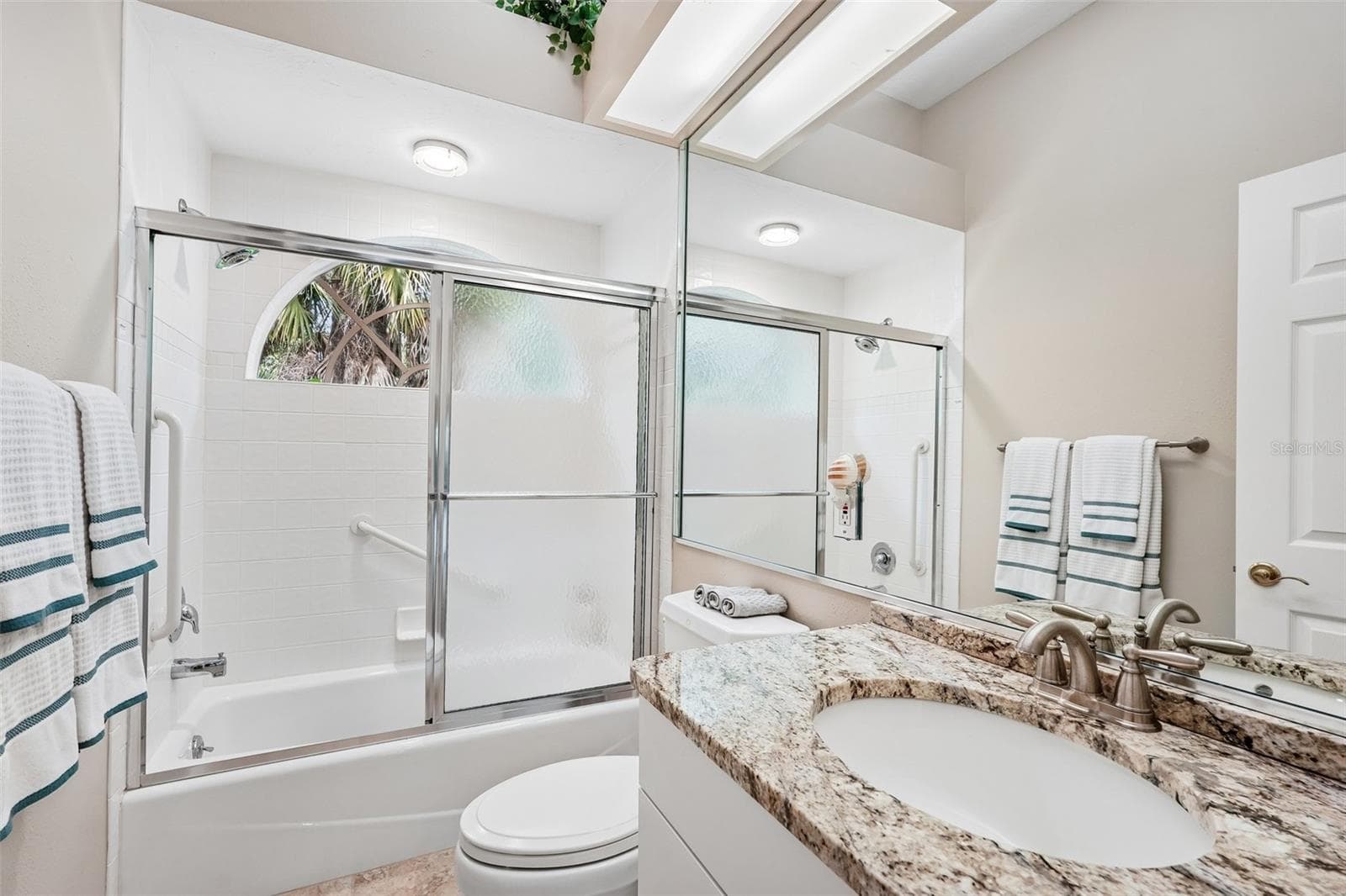 3rd Bath/ doubles as a pool bath - 444 FIELDSTONE DR, VENICE