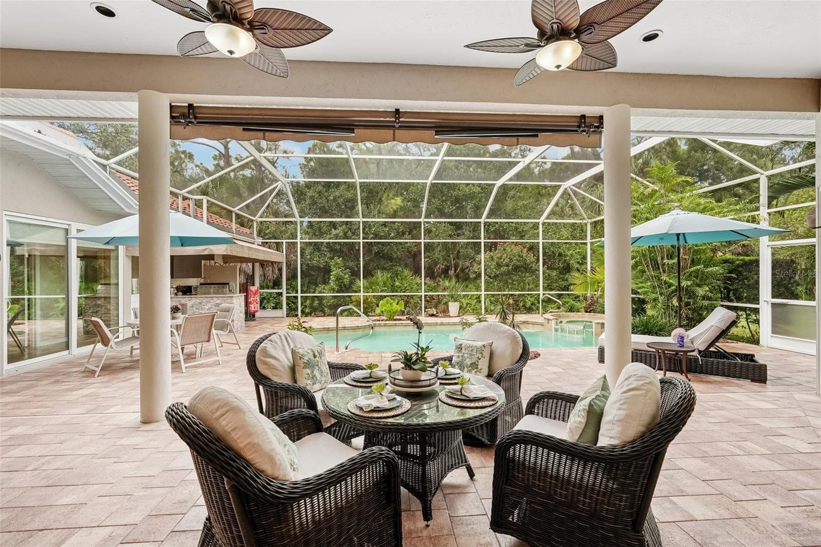 Gorgeous - 444 FIELDSTONE DR, VENICE