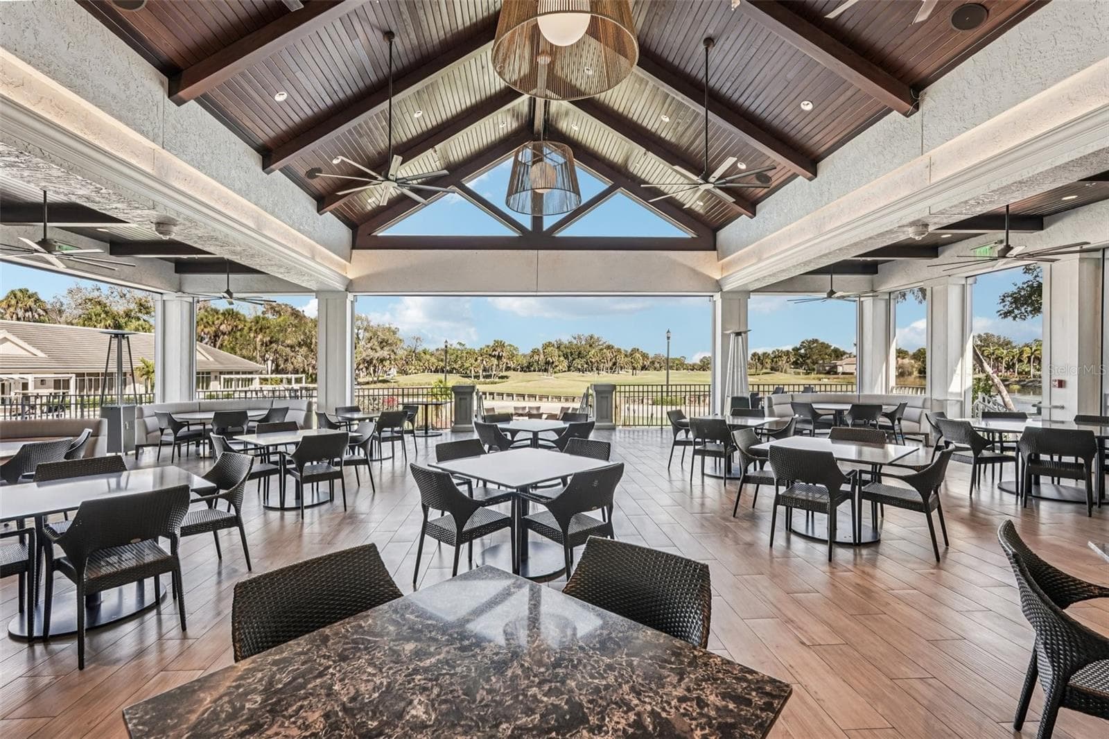 Outside dining - 444 FIELDSTONE DR, VENICE