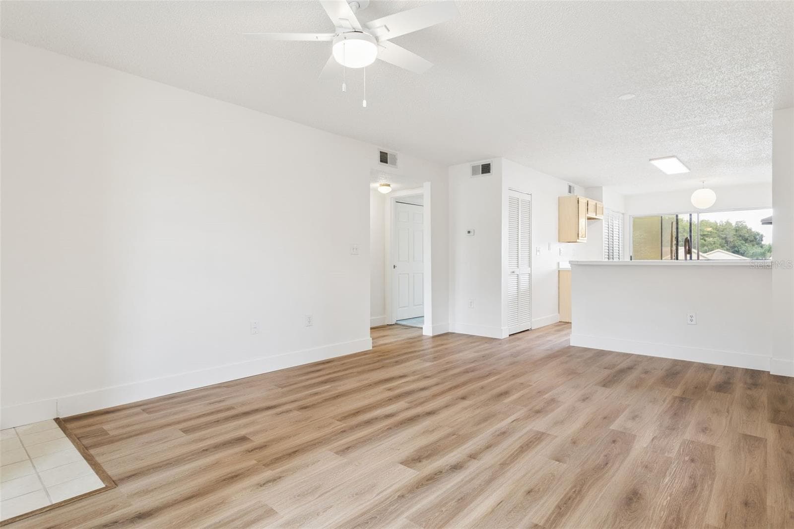 Condominium at 4575 WHITTON WAY #1122, NEW PORT RICHEY, photo 7 of 28