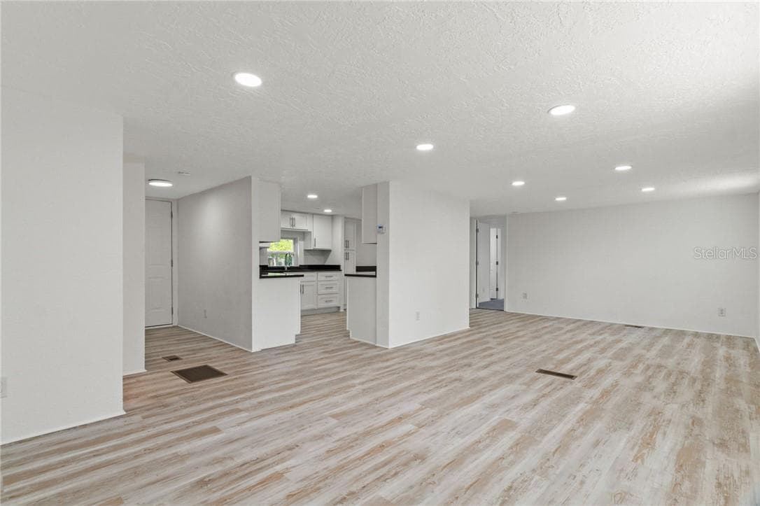 Residential at 7180 W Matador LN, HOMOSASSA FL 34446, Homosassa, photo 10 of 36