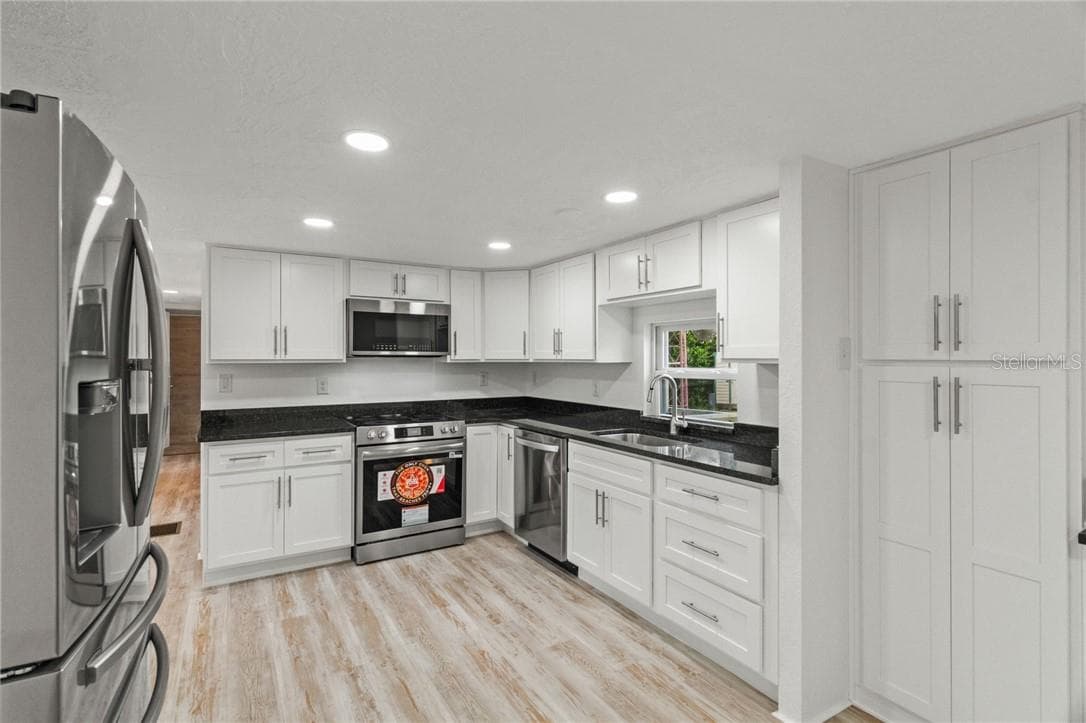 Residential at 7180 W Matador LN, HOMOSASSA FL 34446, Homosassa, photo 13 of 36