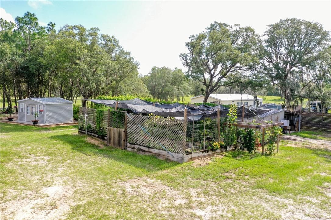 Raised Beds Garden - 6254 W Peking CT, DUNNELLON FL 34433