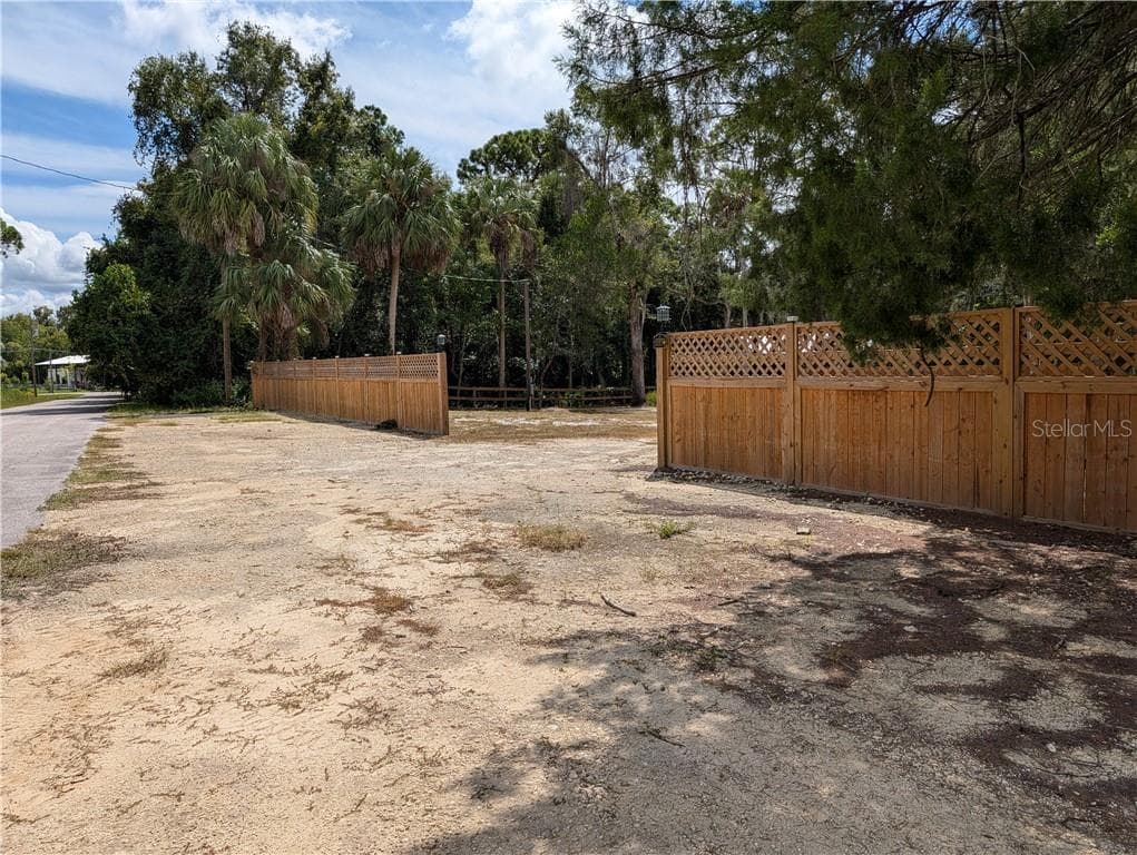 34 Palm DR, INGLIS FL 34449