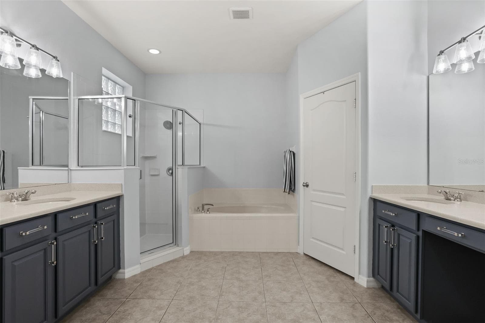 Single Family Residence at 9117 OAK COMMONS WAY, ORLANDO, photo 19 of 45