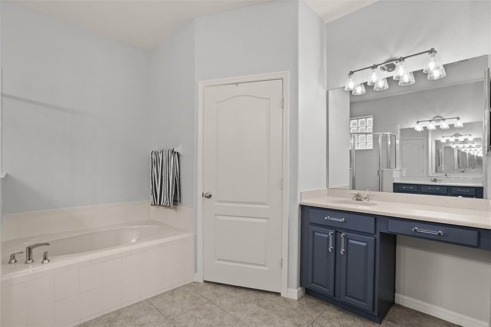 Single Family Residence at 9117 OAK COMMONS WAY, ORLANDO, photo 21 of 45