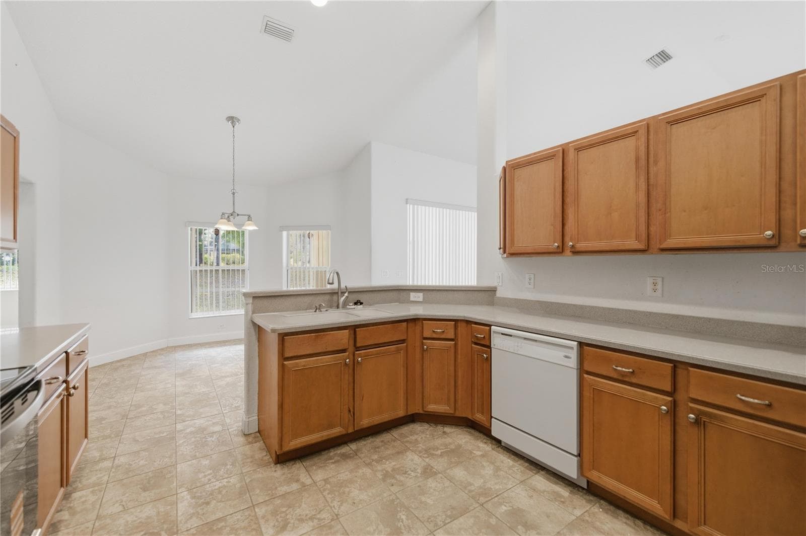 Single Family Residence at 2820 E NEWHAVEN ST, INVERNESS, photo 16 of 64