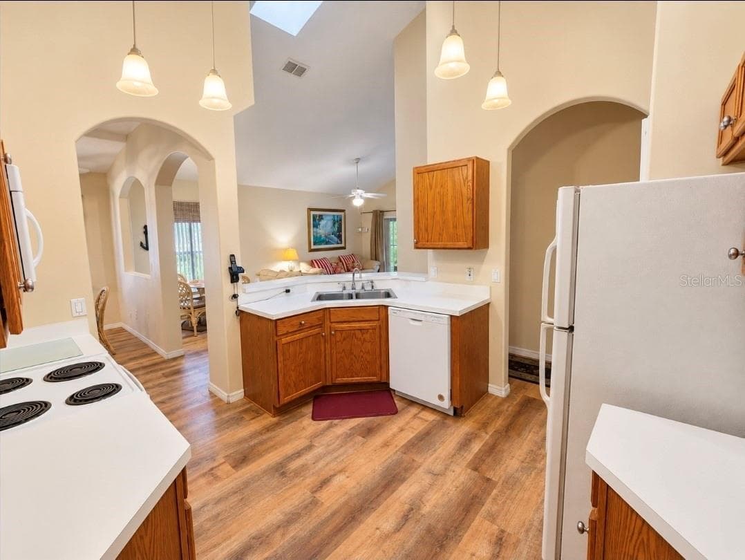KITCHEN - 4640 EAGLE PEAK DR, KISSIMMEE