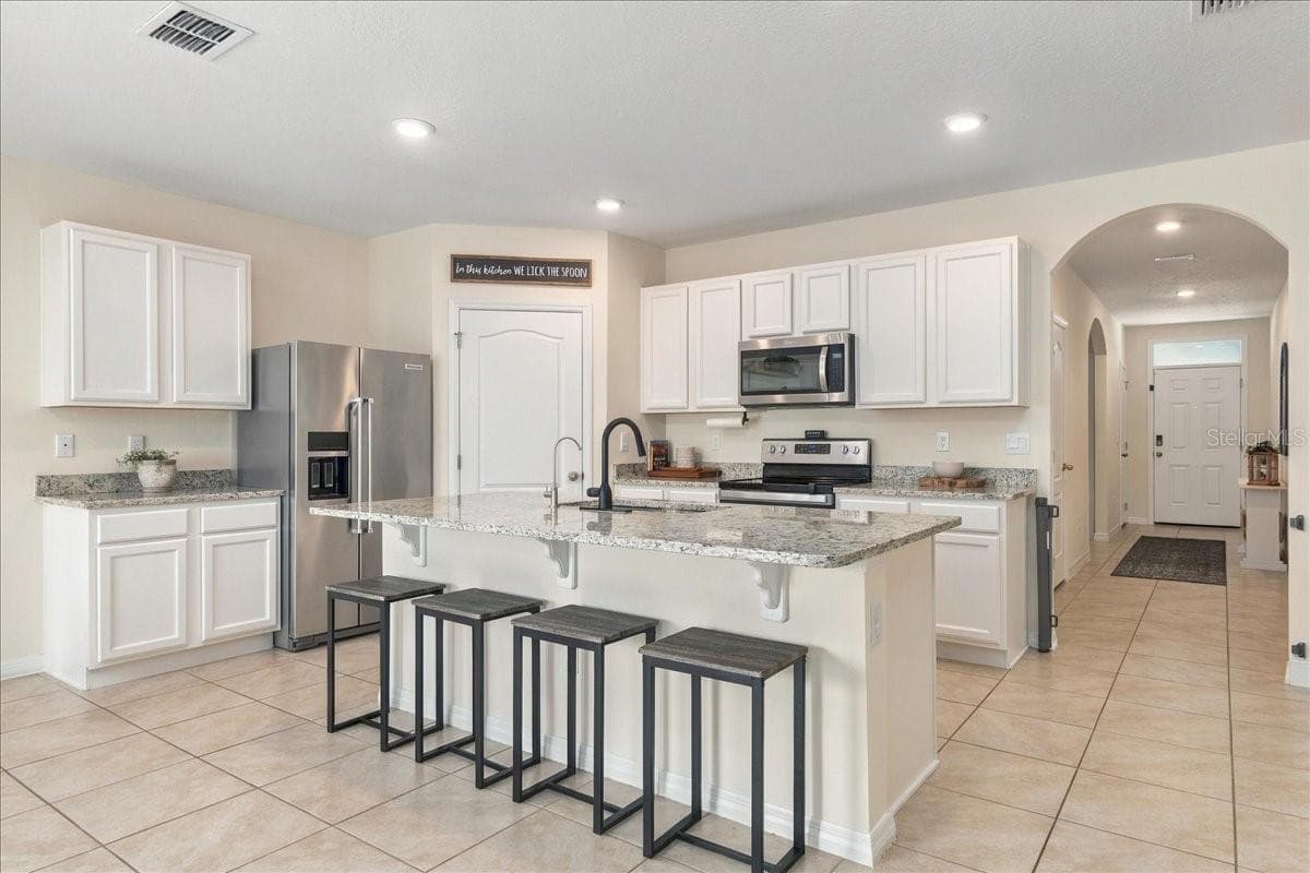 Single Family Residence at 5244 GREENHEART AVE, MOUNT DORA, photo 5 of 28