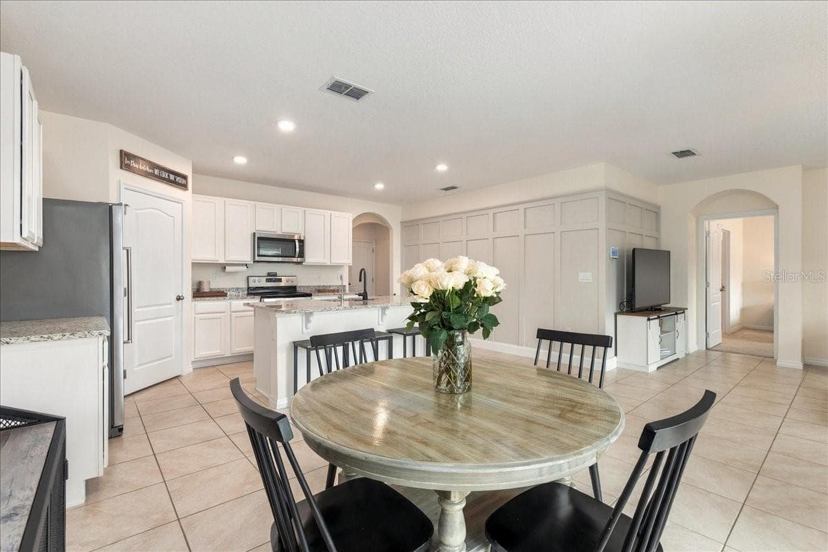 Single Family Residence at 5244 GREENHEART AVE, MOUNT DORA, photo 8 of 28