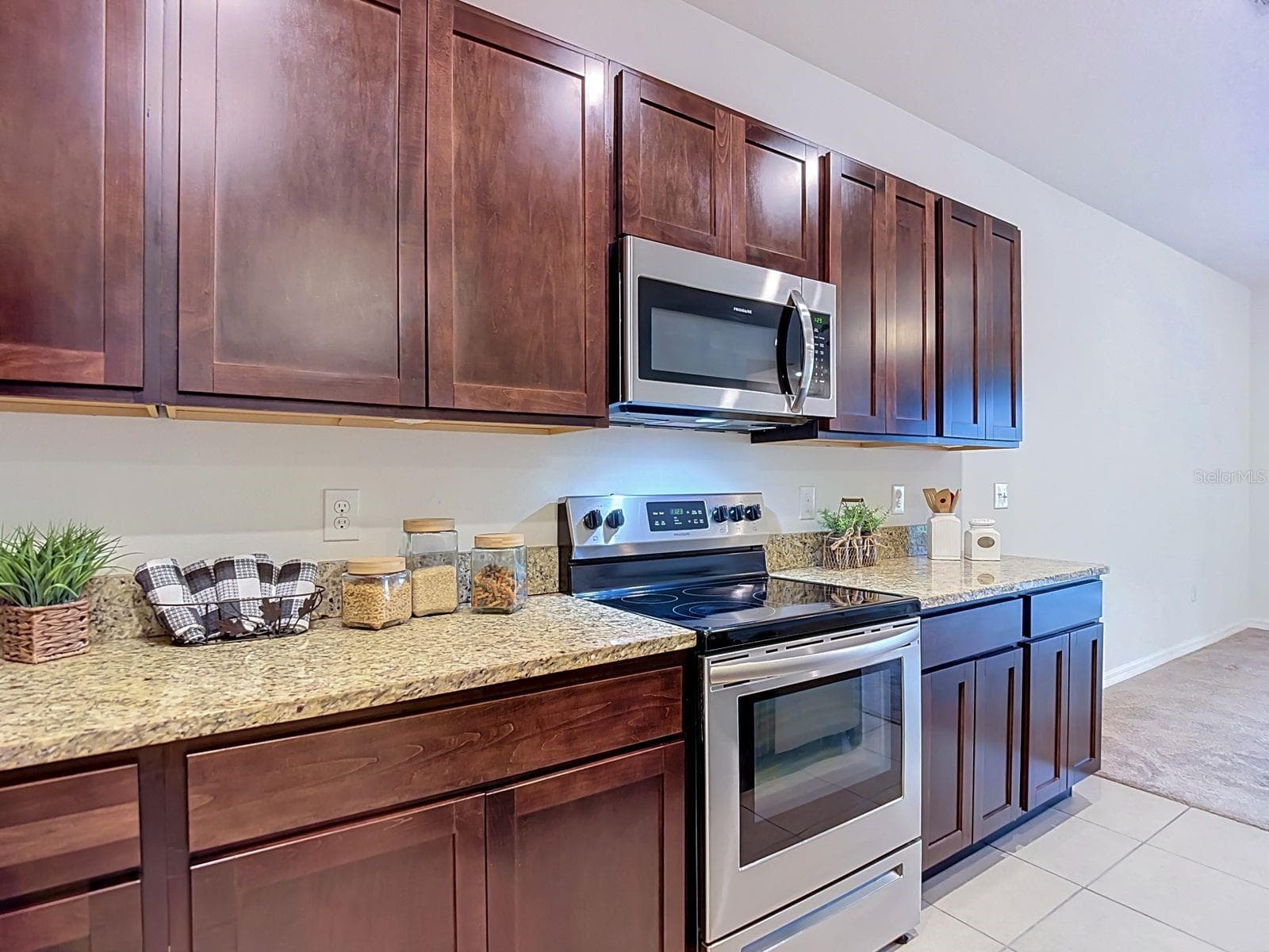Townhouse at 3328 PLEASANT WILLOW CT, BRANDON, photo 9 of 27