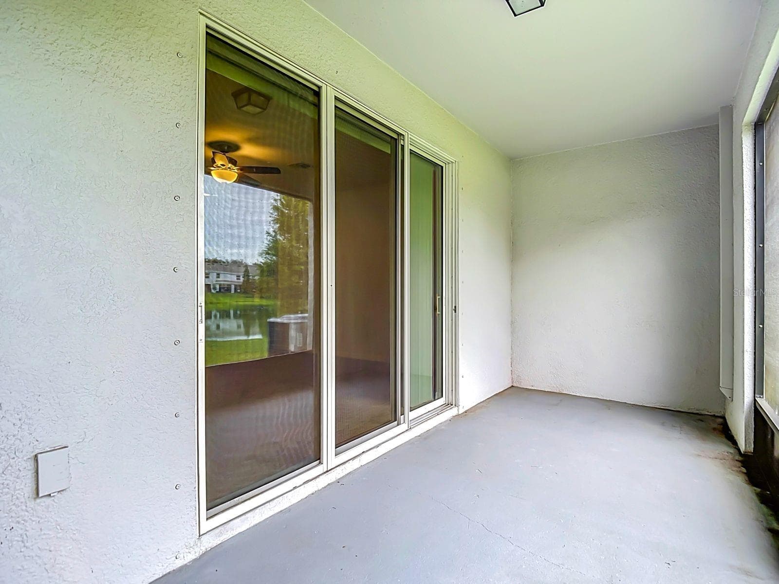 Time to enjoy the scenery - 3328 PLEASANT WILLOW CT, BRANDON
