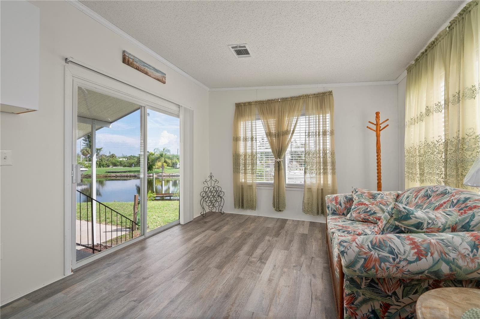 Manufactured Home at 720 DANIA CT, PUNTA GORDA, photo 12 of 23