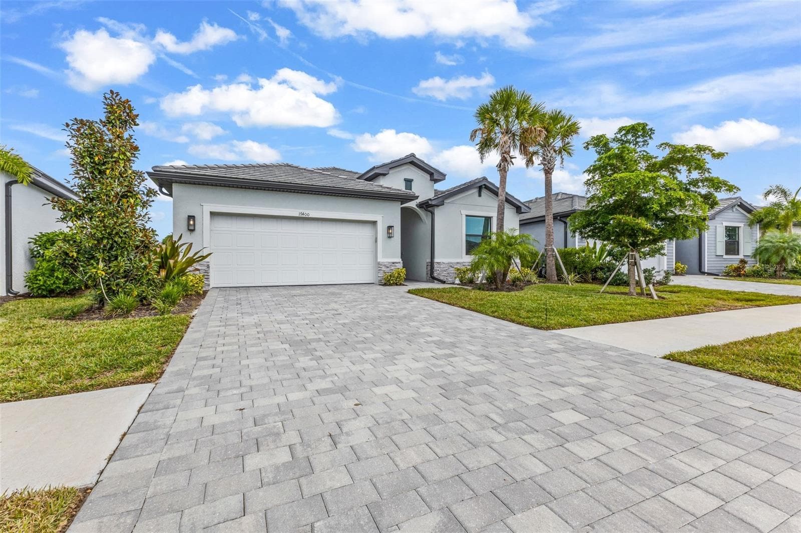 Single Family Residence at 17400 LUMINOUS AVE, VENICE, photo 2 of 70