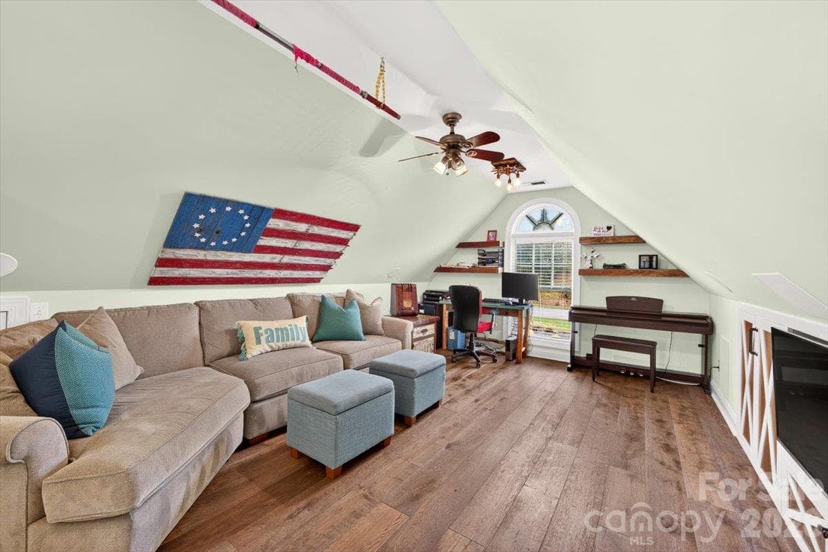 Single Family Residence at 8705 Dartmoor Place, Charlotte, photo 23 of 44