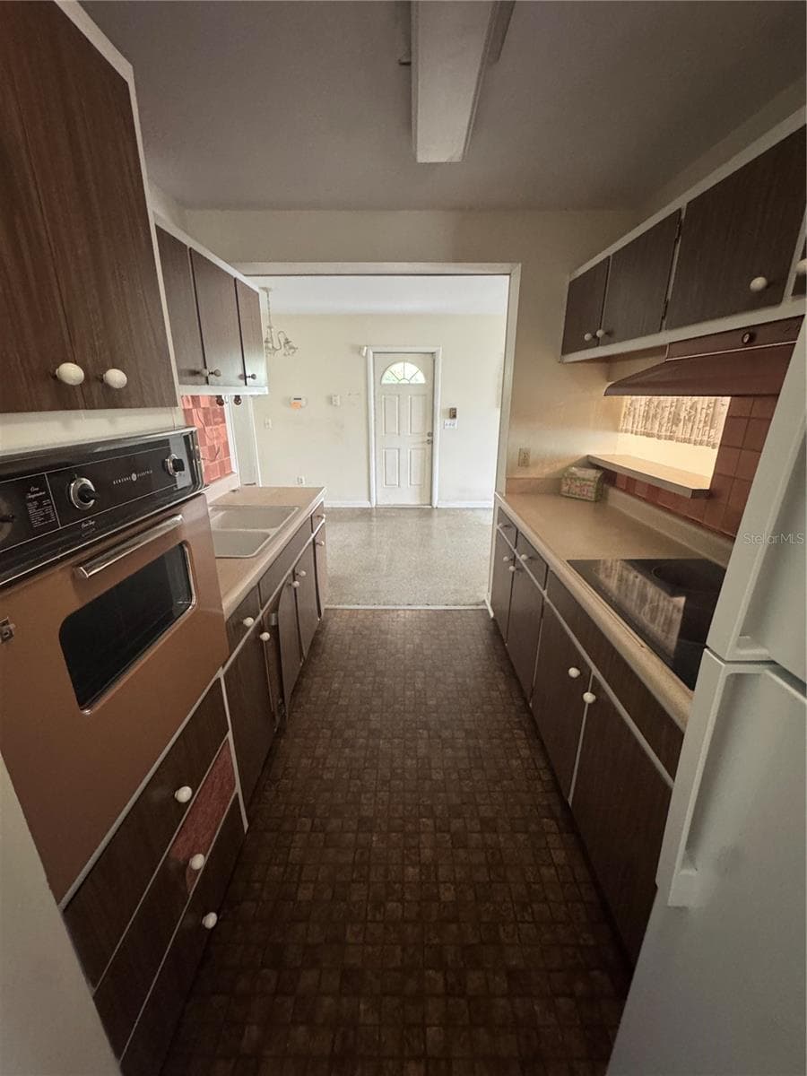 Single Family Residence at 6016 ELDORADO DR, TAMPA, photo 4 of 13