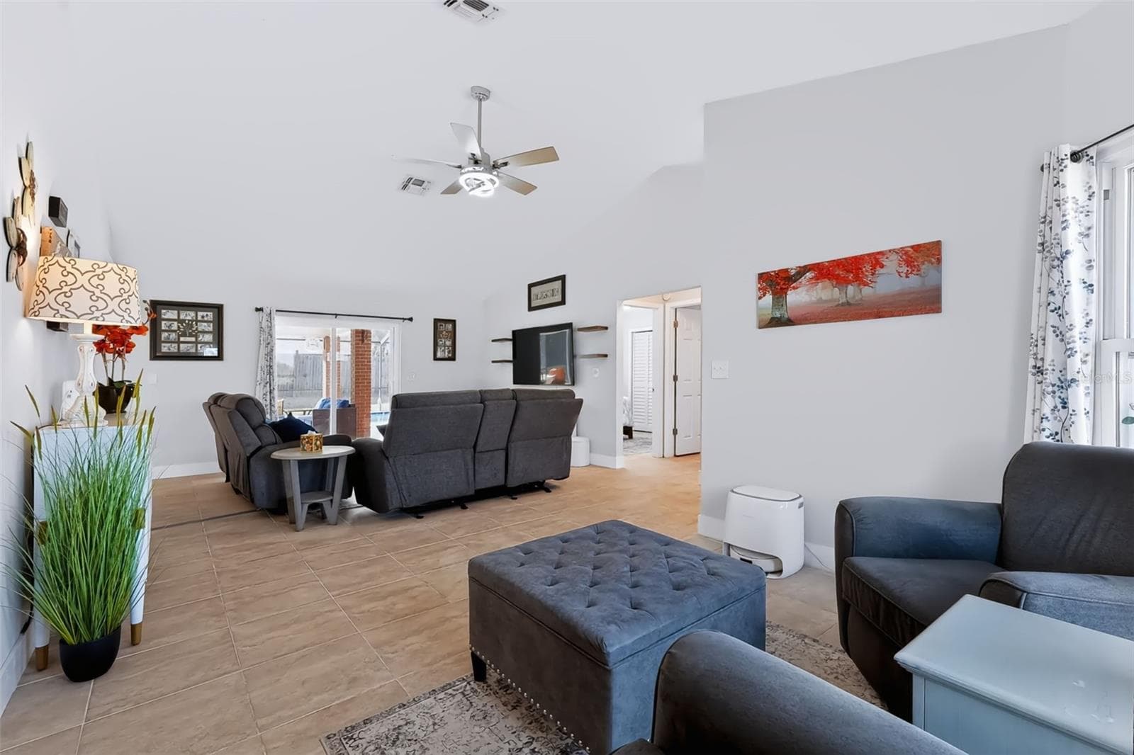 Single Family Residence at 11080 MARQUETTE ST, SPRING HILL, photo 5 of 41