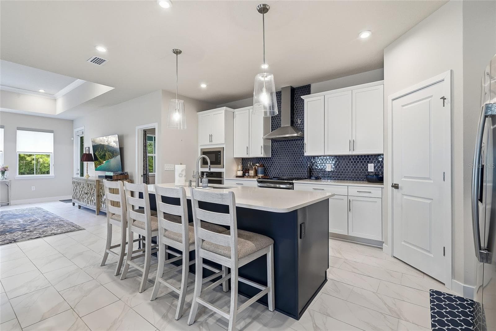 Single Family Residence at 14437 MAIDEN TER, LAKEWOOD RANCH, photo 8 of 29