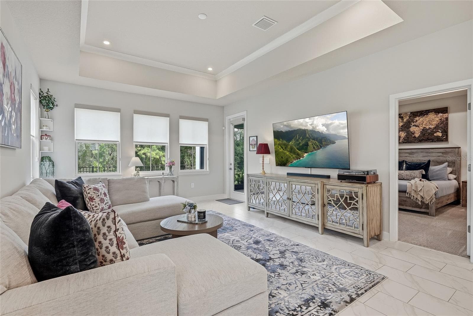 Unique Vaulted Ceiling - 14437 MAIDEN TER, LAKEWOOD RANCH