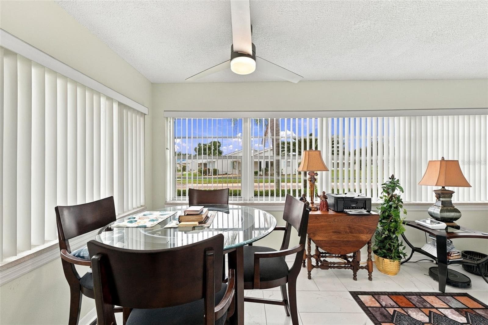 Florida Room - 202 GLOUCESTER BLVD #357, SUN CITY CENTER