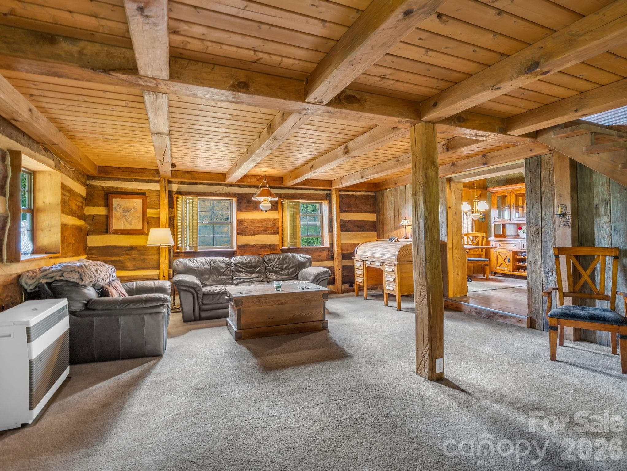 Large living room - 765 Hawk Ridge Lane, Marshall