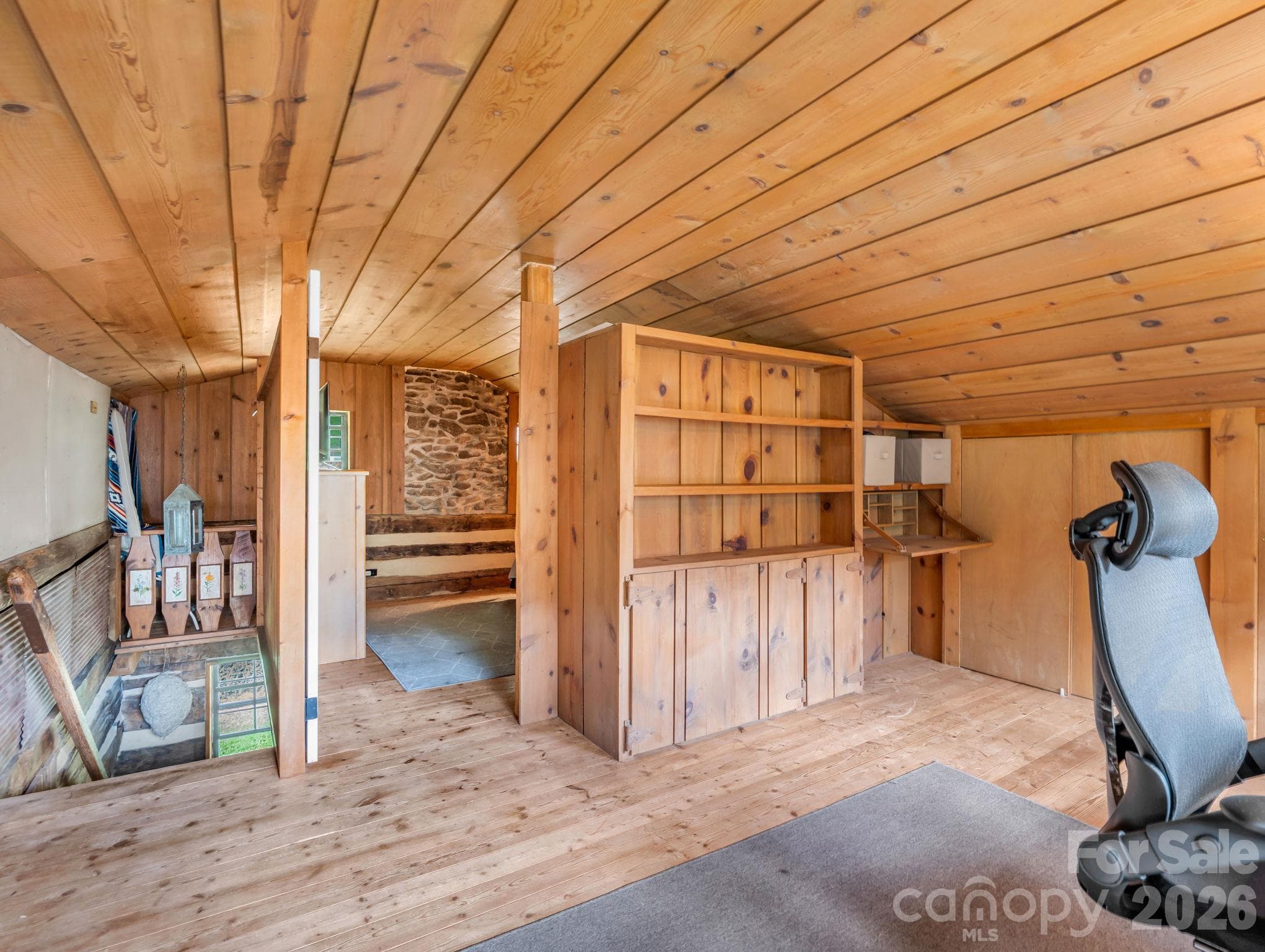 Office/bonus room upstairs - 765 Hawk Ridge Lane, Marshall