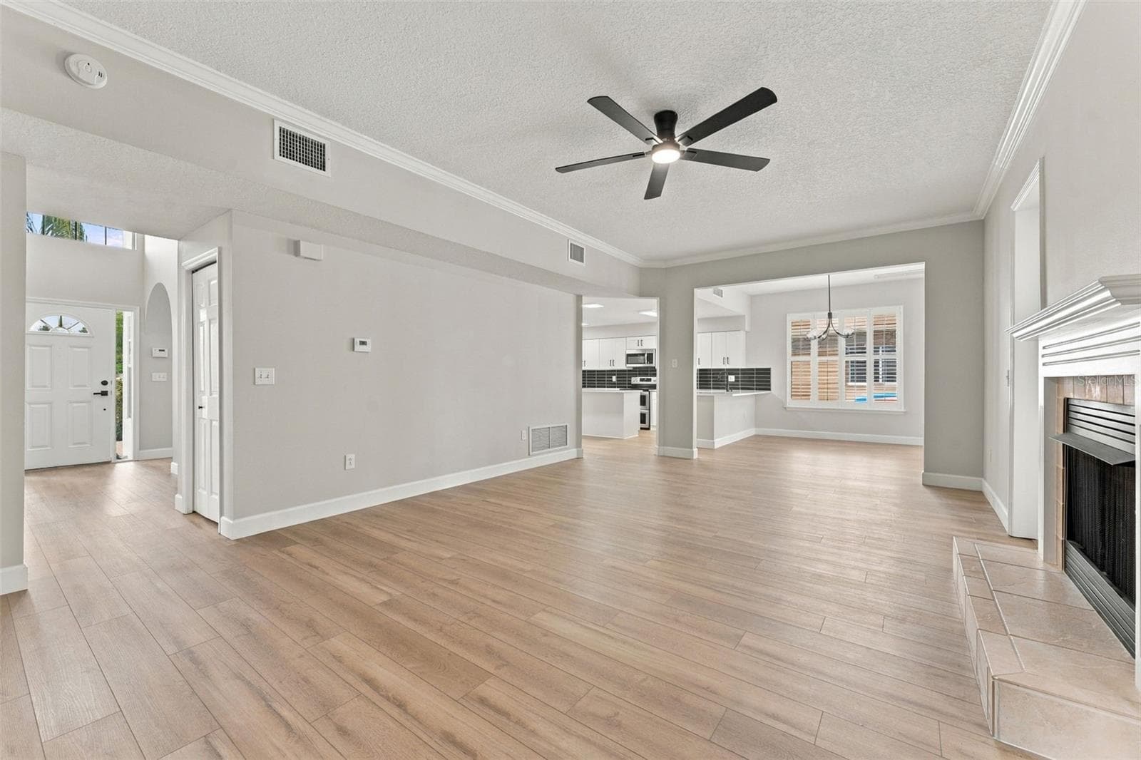 Beautiful new luxury vinyl plank flooring throughout - 10102 VISTA POINTE DR, TAMPA
