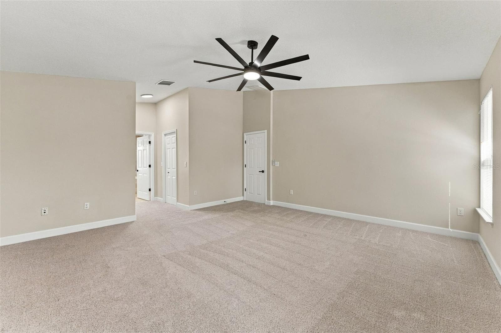 Very large primary bedroom with dual walk in closets - 10102 VISTA POINTE DR, TAMPA