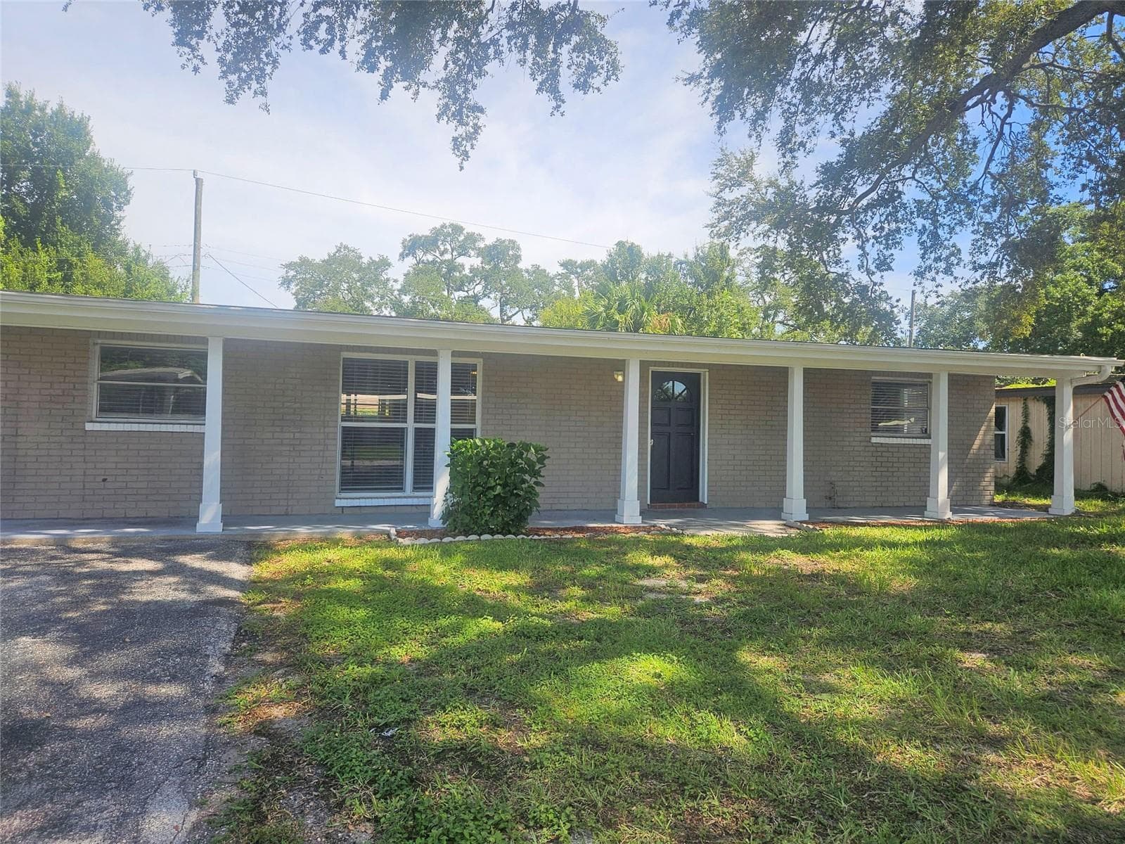 2160 ALEMANDA DR