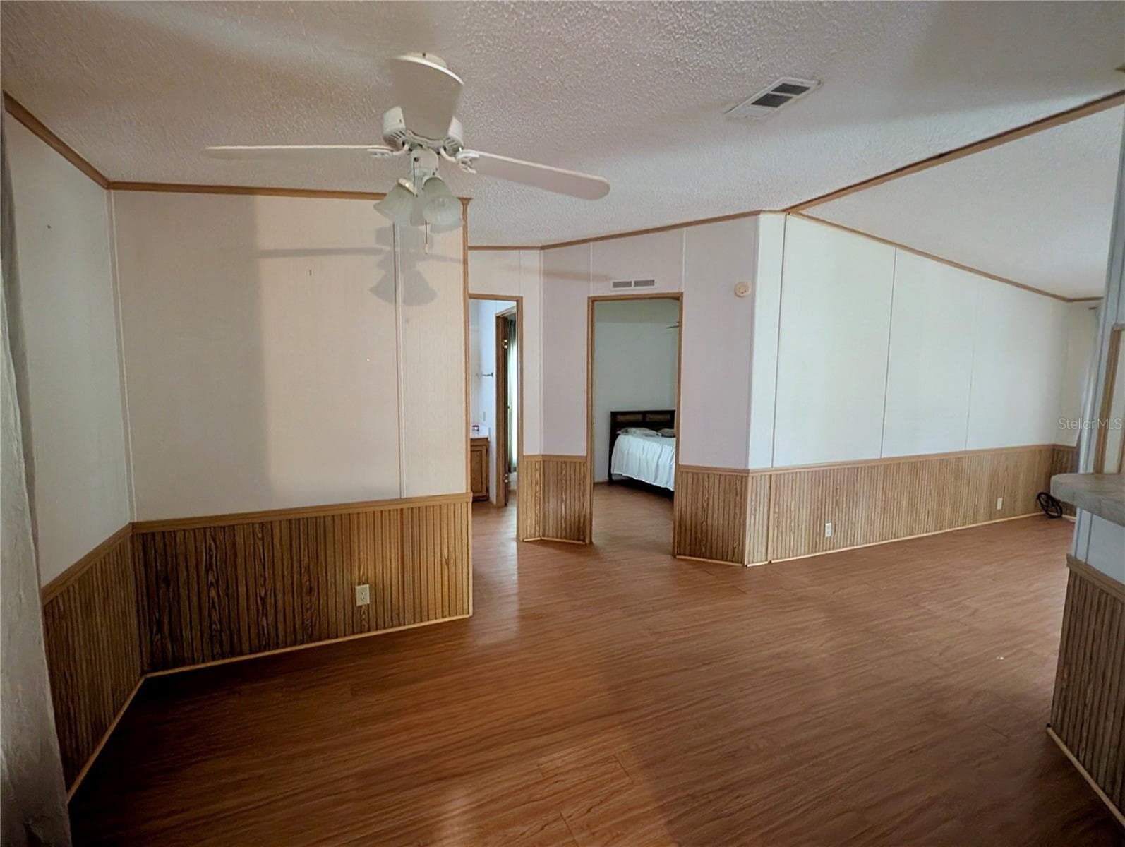 Manufactured Home at 12180 NE 238TH TER, SALT SPRINGS, photo 10 of 29