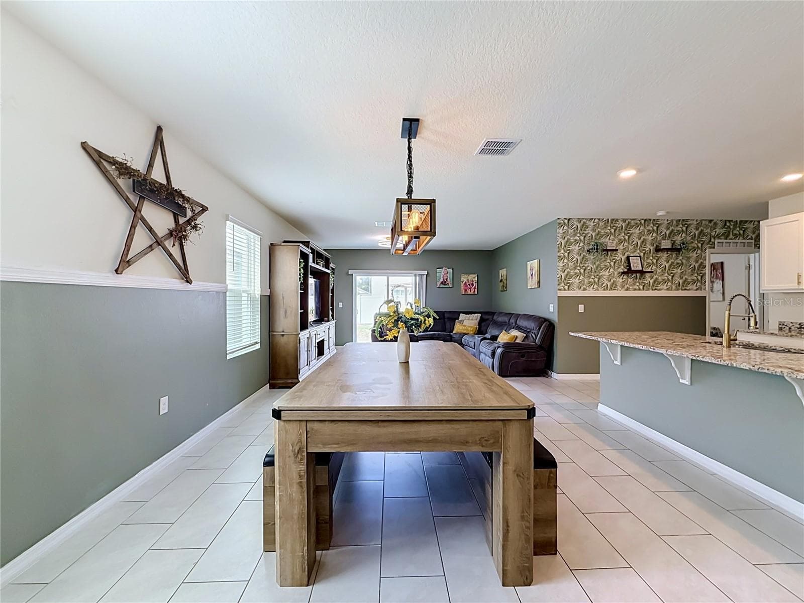 Single Family Residence at 182 AMBERWOOD WAY, UMATILLA, photo 5 of 50