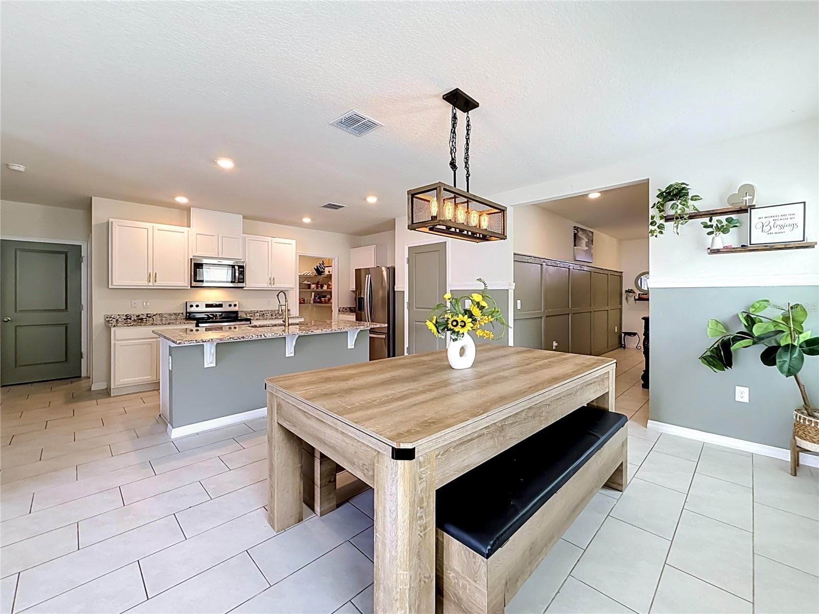 Single Family Residence at 182 AMBERWOOD WAY, UMATILLA, photo 8 of 50