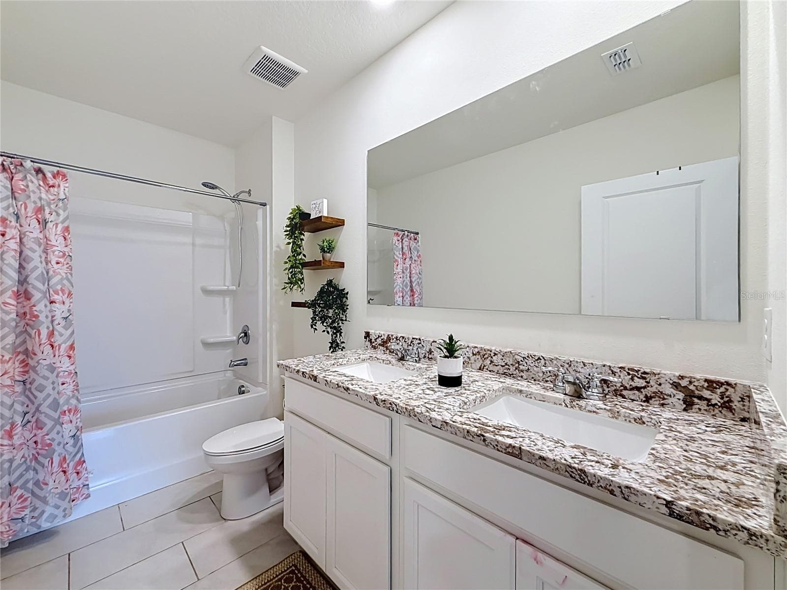Single Family Residence at 182 AMBERWOOD WAY, UMATILLA, photo 35 of 50
