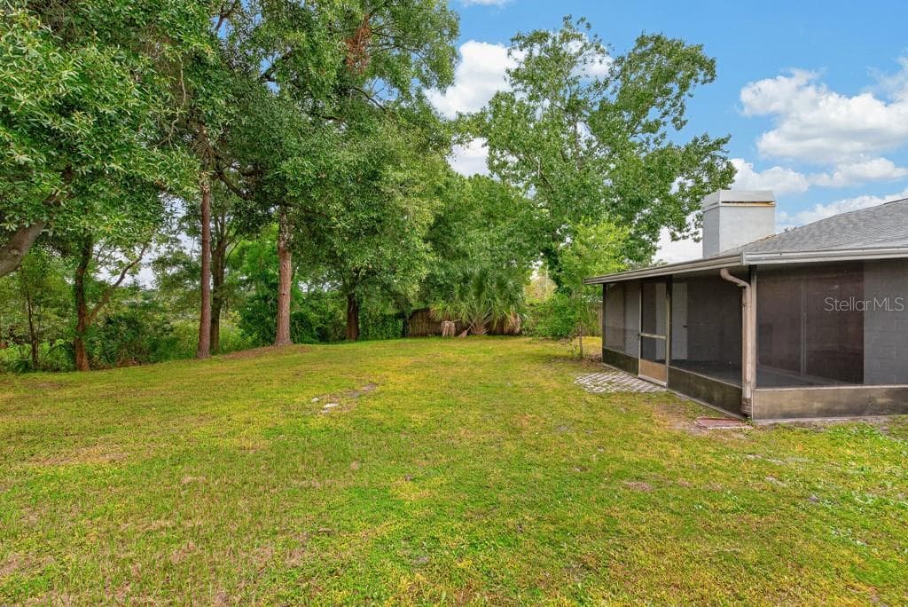 Single Family Residence at 1219 MOHRLAKE DR, BRANDON, photo 2 of 53
