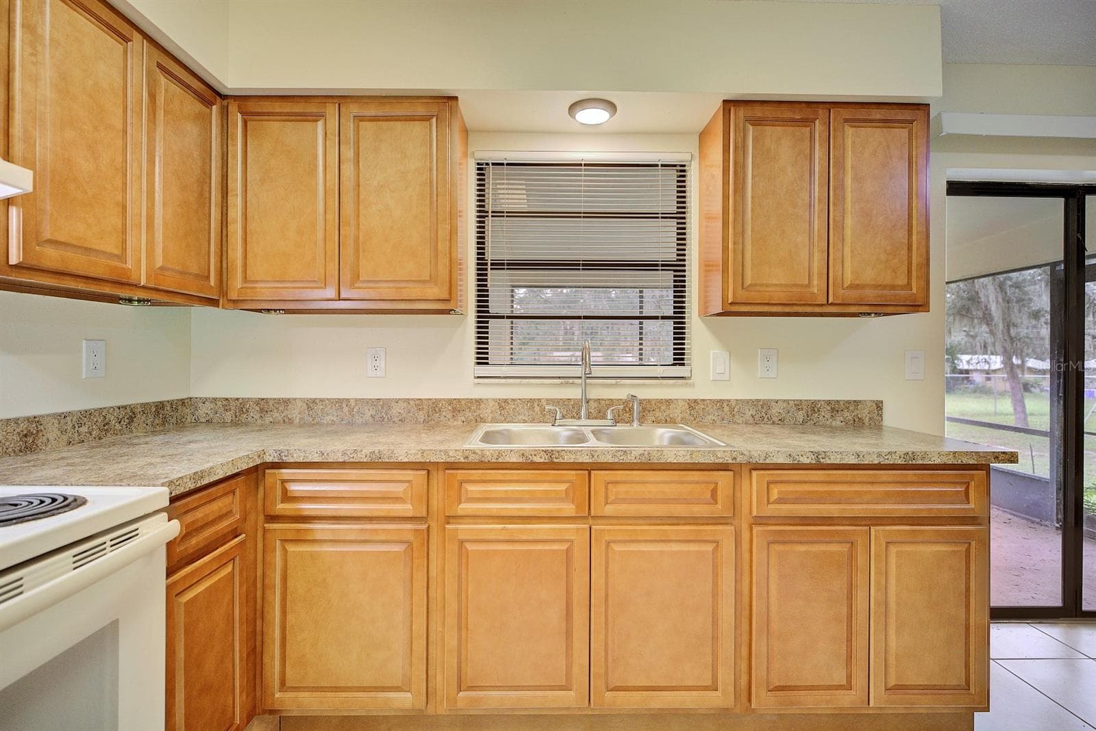 Duplex at 2118+2120 WIGHTMAN AVE, SEBRING, photo 4 of 35