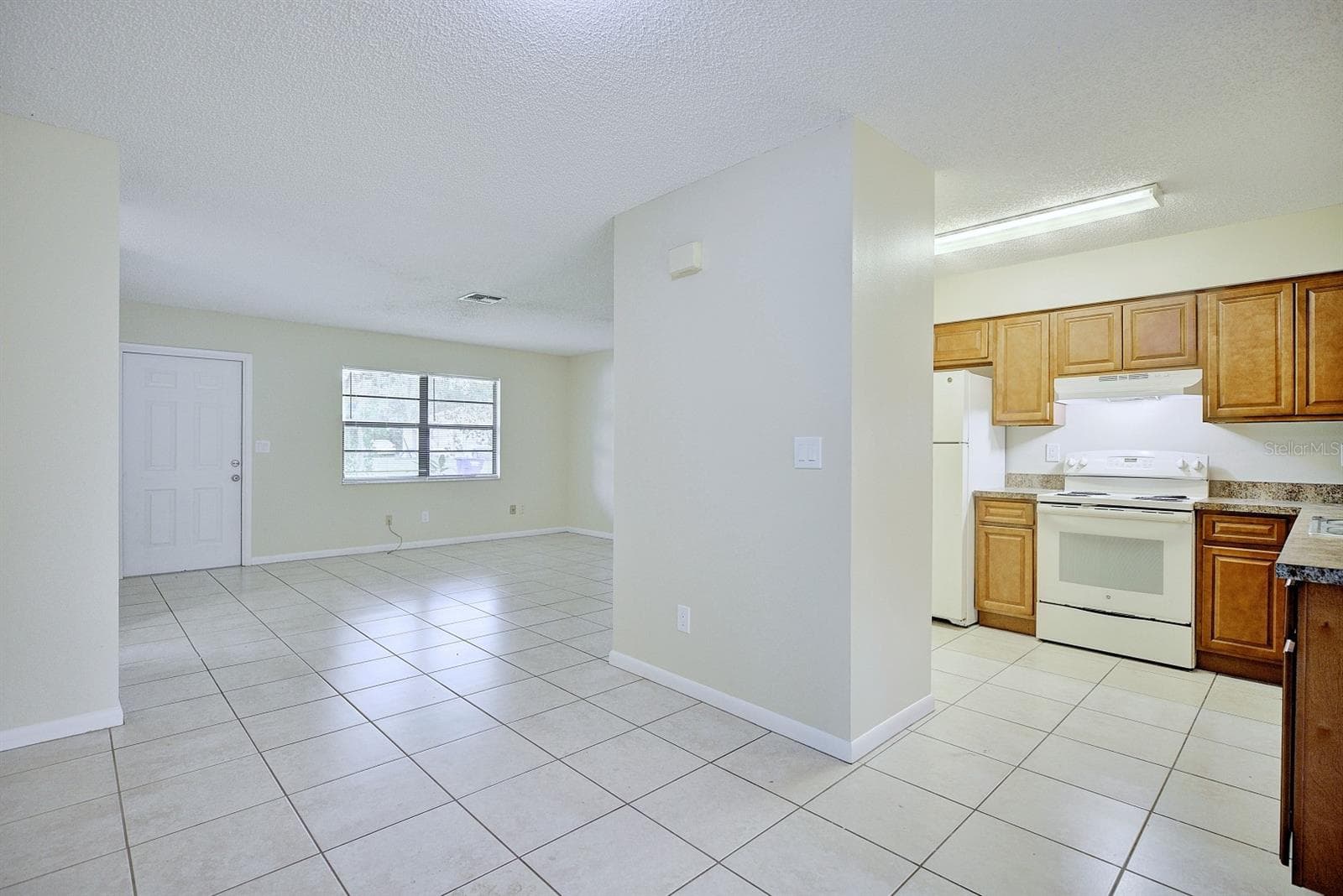 Duplex at 2118+2120 WIGHTMAN AVE, SEBRING, photo 8 of 35