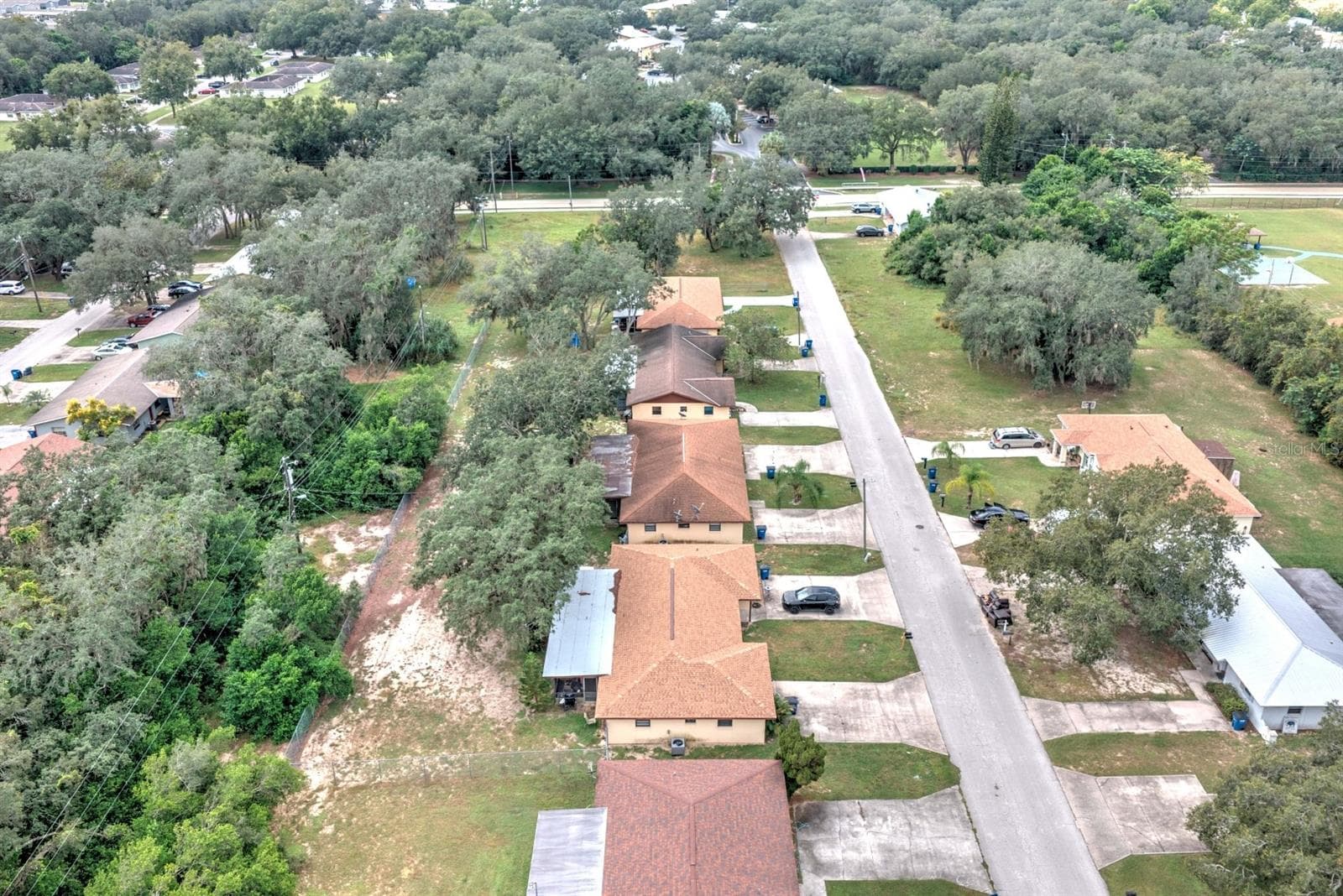 Duplex at 2118+2120 WIGHTMAN AVE, SEBRING, photo 23 of 35