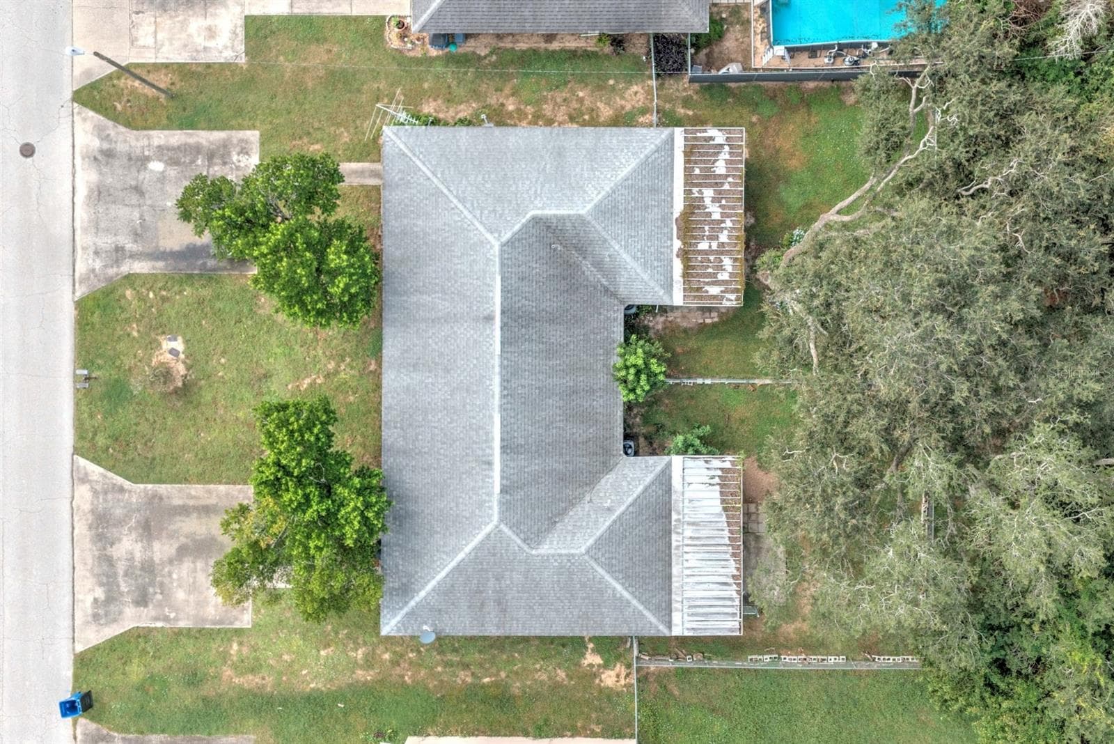 Duplex at 2118+2120 WIGHTMAN AVE, SEBRING, photo 33 of 35