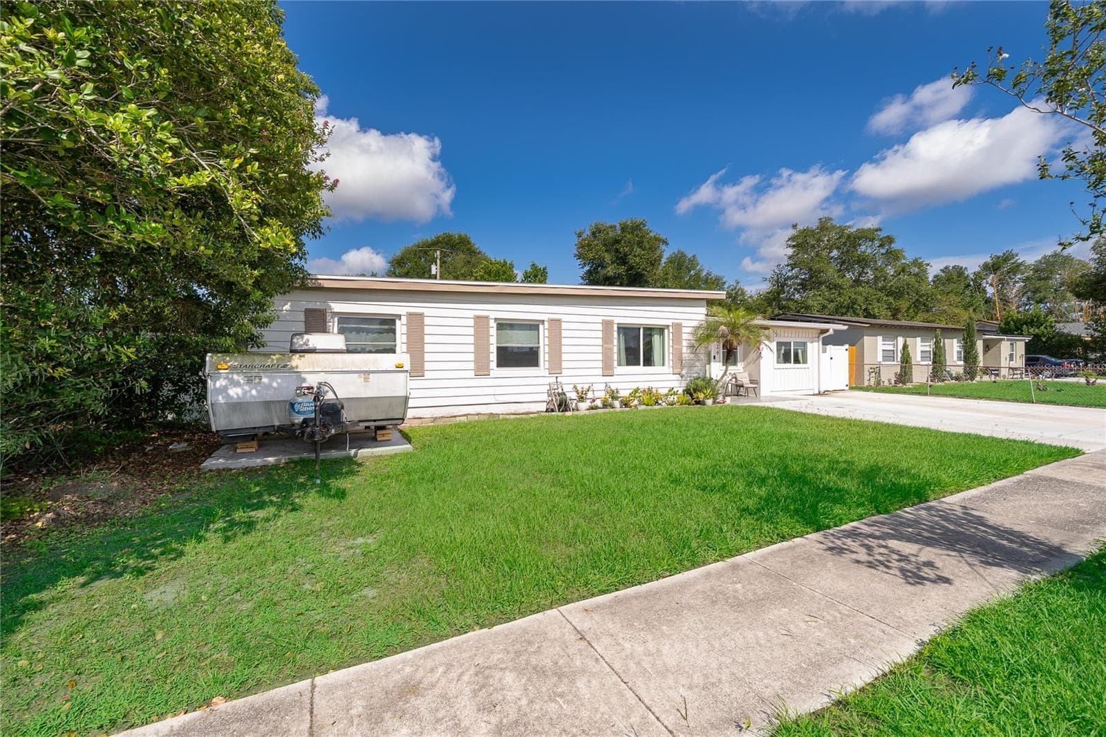 Single Family Residence at 1624 HOLLIS DR, ORLANDO
