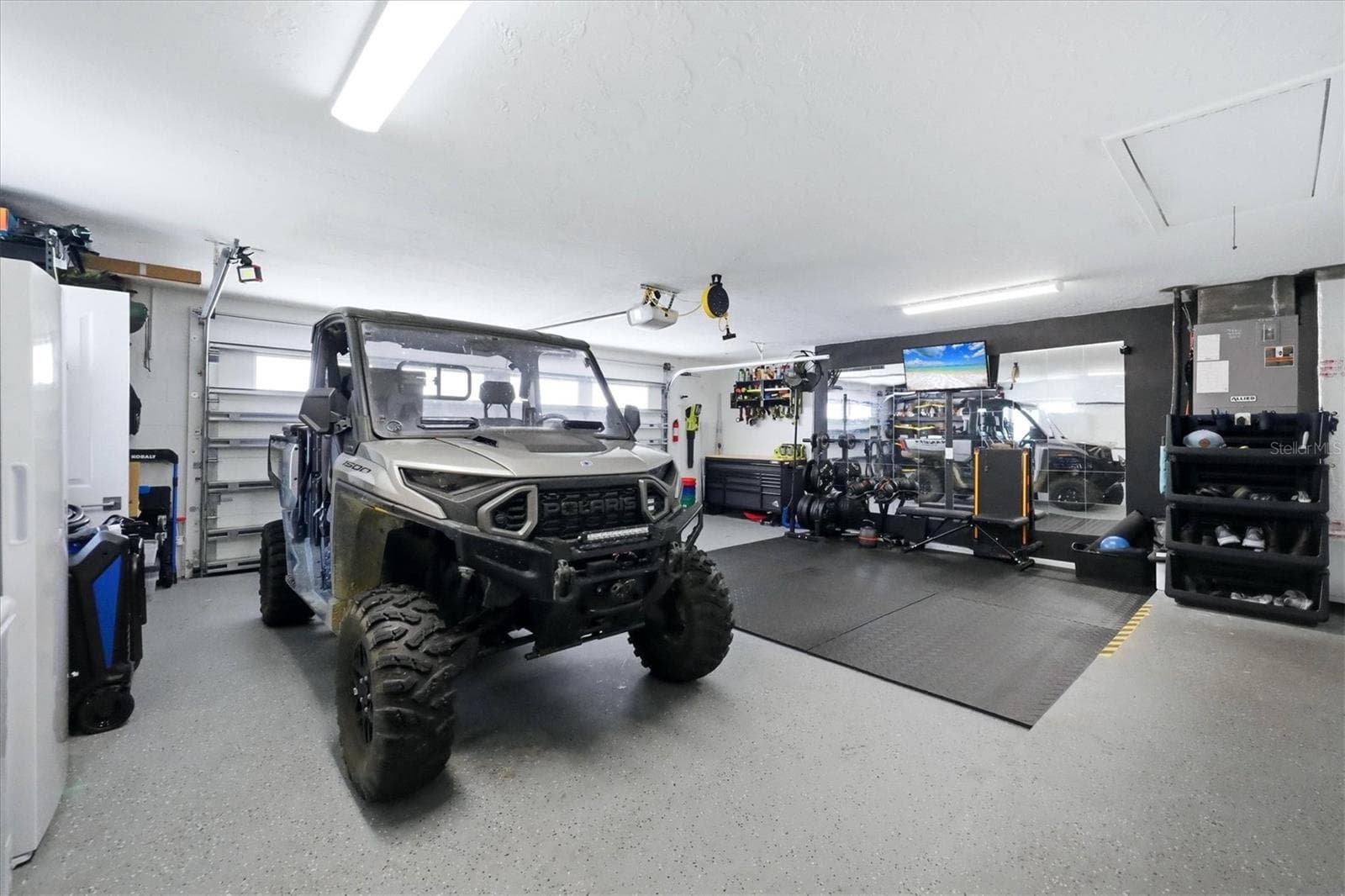 Garage - 5605 SAWGRASS RD, SARASOTA