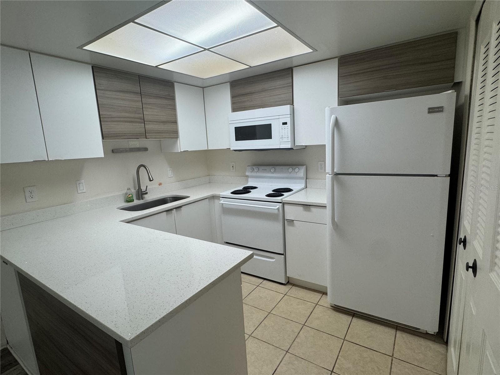 Condominium at 170 WINDTREE LN #U, WINTER GARDEN, photo 8 of 20