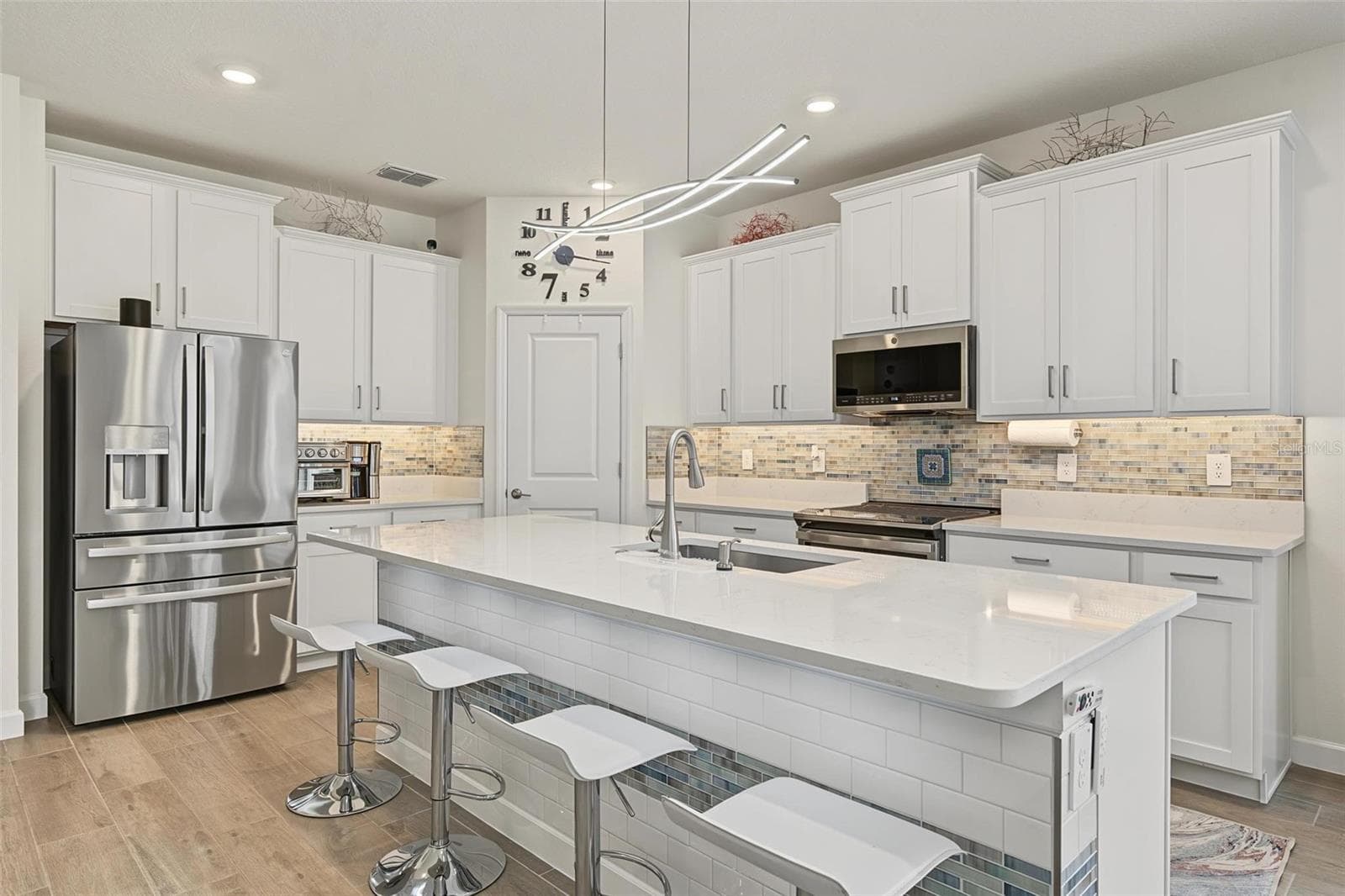 upgraded appliances, backsplash and under cabinet lighting - 31687 PARKLAND BAY WAY, SAN ANTONIO