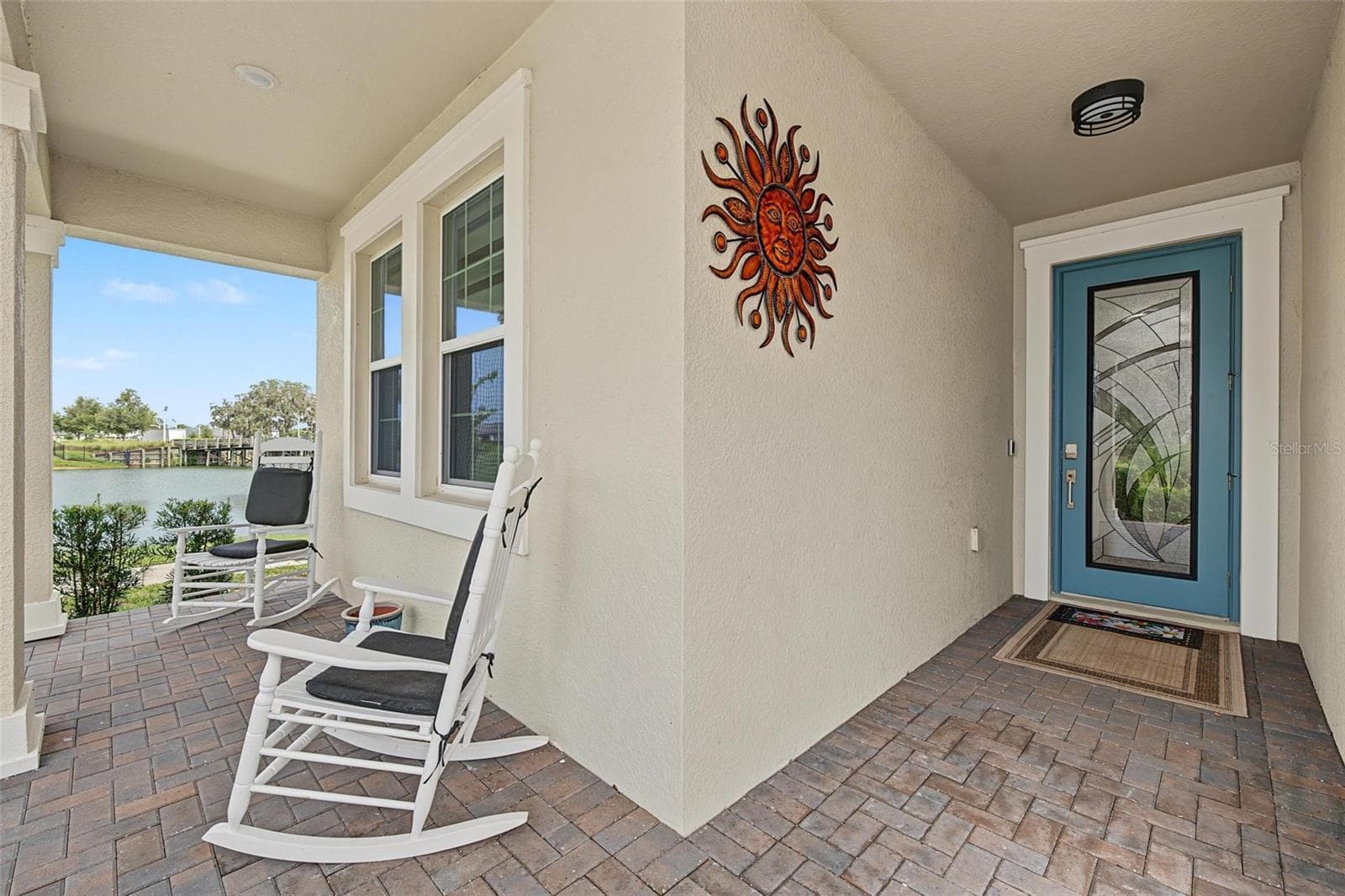 spacious covered front porch w/great view - 31687 PARKLAND BAY WAY, SAN ANTONIO