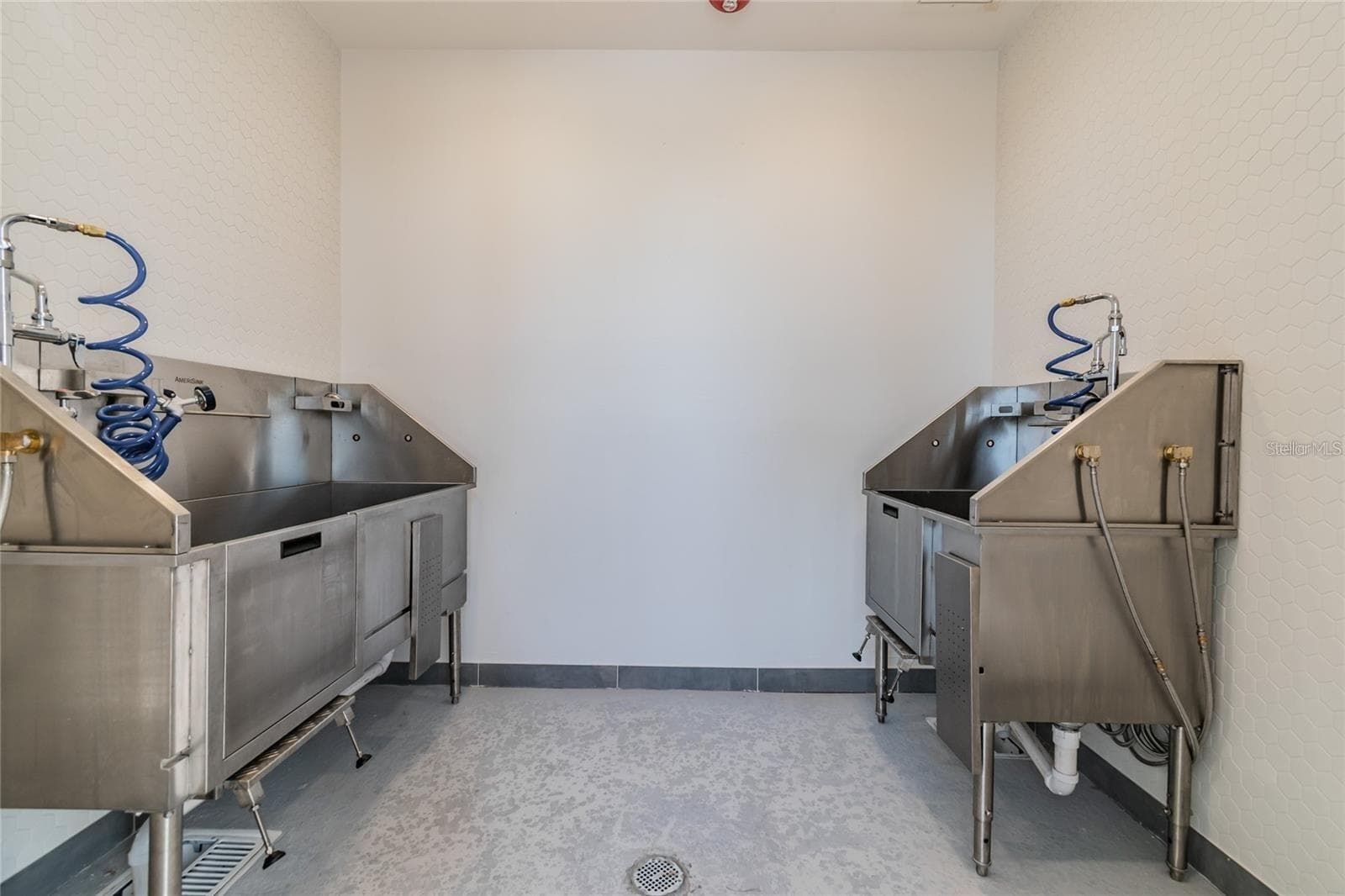 dog wash station - 31687 PARKLAND BAY WAY, SAN ANTONIO