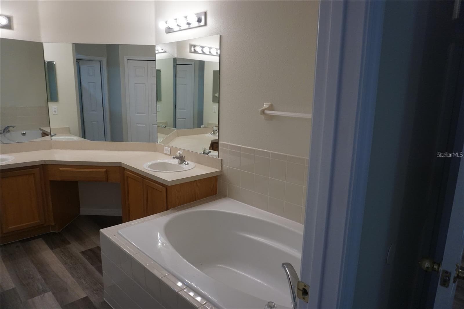 Single Family Residence at 1084 BLUEGRASS DR, GROVELAND, photo 14 of 20