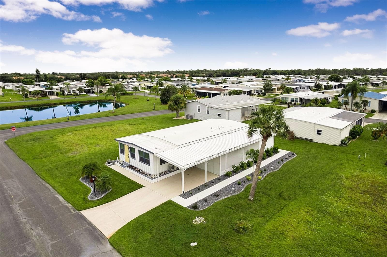 Manufactured Home at 403 VIVAR, NORTH PORT, photo 3 of 43